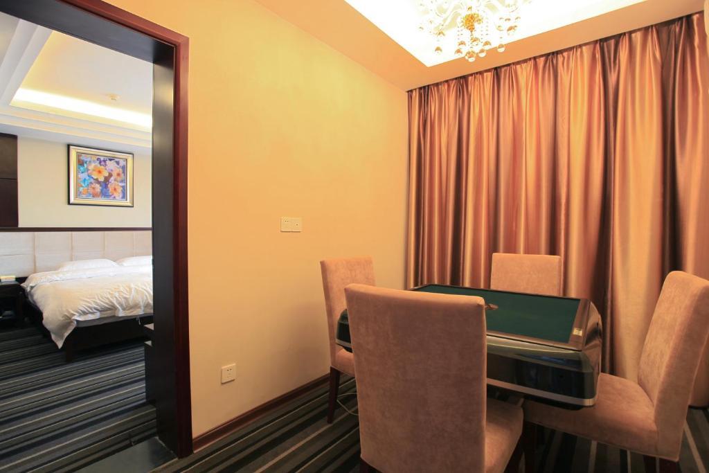 Perfect Season Hotel Guilin Room photo