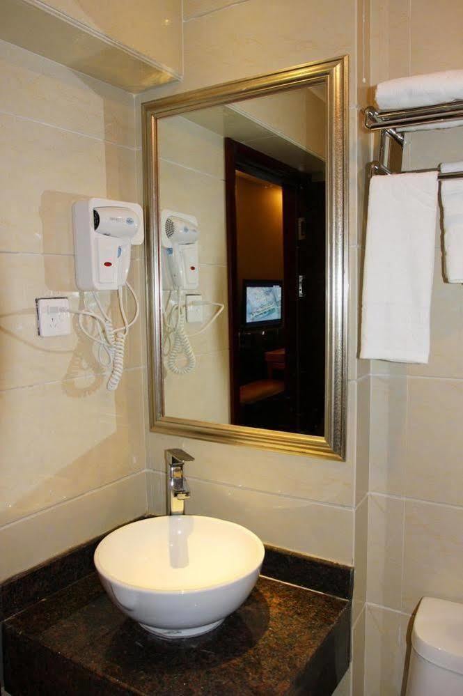 Perfect Season Hotel Guilin Exterior photo